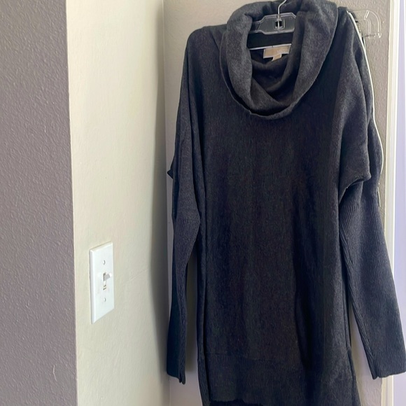 Michael Kors  black sweater M zippers on sides of the arms - Picture 1 of 5